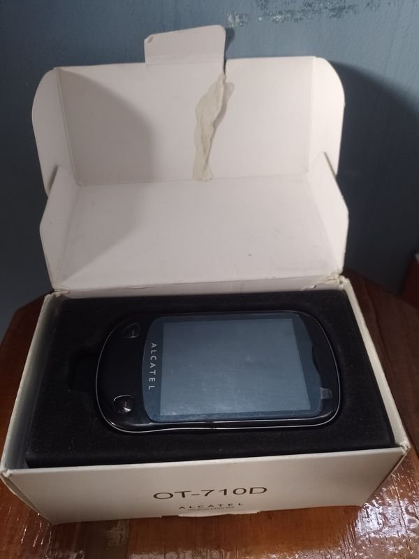 Celular Alcatel OT-710D