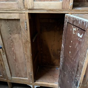 Mueble Antiguo de Pinotea con Divisiones Tipo Casilleros - imagen 4