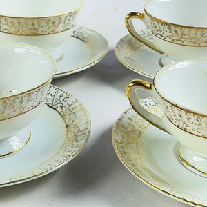 Seis Pocillos de Porcelana Blanca con Guarda Dorada y Platillos - imagen 3