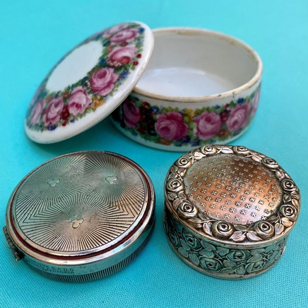 Colección de artículos antiguos de porcelana y bronce - imagen 1