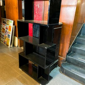 Estantería Modular Negra y Roja Estilo Moderno - imagen 1