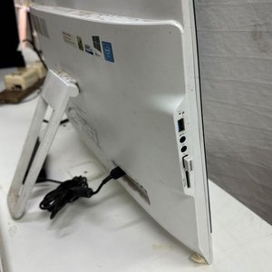 Computadora All-in-One Lenovo Pantalla Táctil con Teclado y Mouse - imagen 5