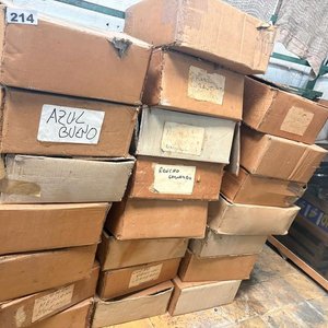 Lote anterior: Lote de 22 Cajas de Cartón Varias