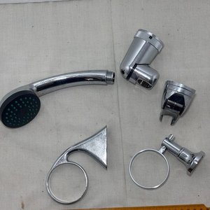 Accesorios de Baño Cromados: Portarrollo, Aro Toallero y Soporte de Ducha - imagen 1