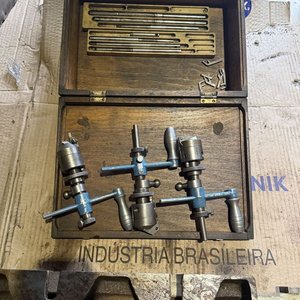 Lote de Accesorios para Rectificadora: Carro de Desplazamiento, Instrumento de Centrado y Porta-Piedras - imagen 3