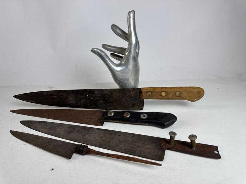 Lote anterior: Cuchillas de Acero Carbono y Cuchillo de Campo