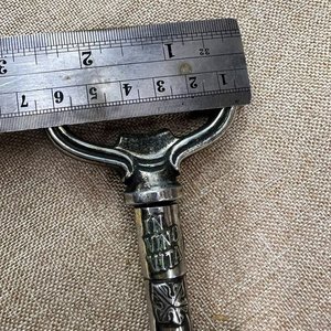 Llave Decorativa Abrebotellas y Sacacorchos Metálico Estilo Vintage - imagen 5
