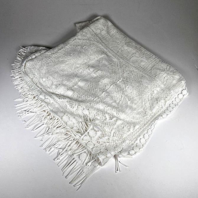 Mantel de Encaje de Ganchillo Blanco con Flecos - 2.50 x 2 mts