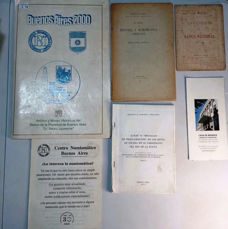 Lote de Publicaciones y Folletos Argentinos sobre Numismática y Medallística