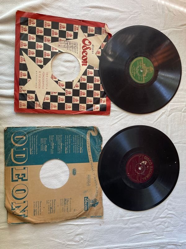 Dos Discos de Vinilo Odeón Usados