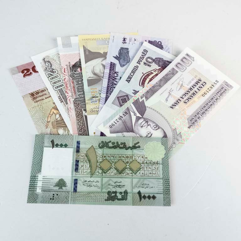 8 Billetes de Países Varios Sin Circular