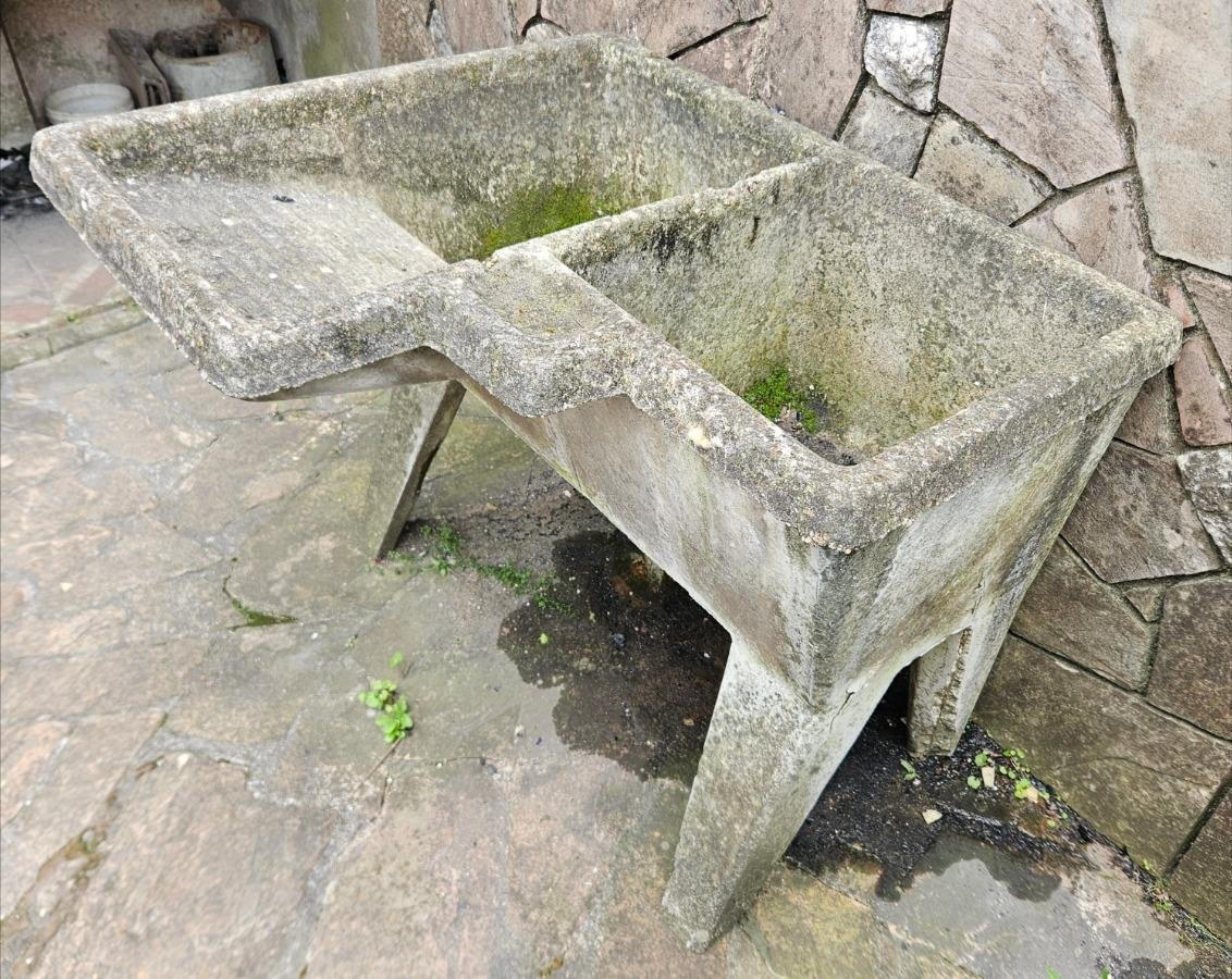 Pileta Doble de Lavar Ropa de Hormigón Antigua
