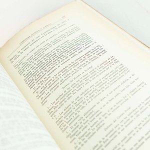 Libro "Las Primeras Fórmulas Constitucionales en los Países del Plata (1810-1814)" por Ariosto D. González, Edición 1962 - imagen 2