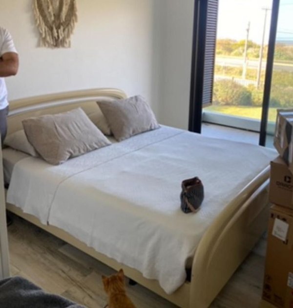 Juego de dormitorio Completo con Cama King y Accesorios - imagen 1