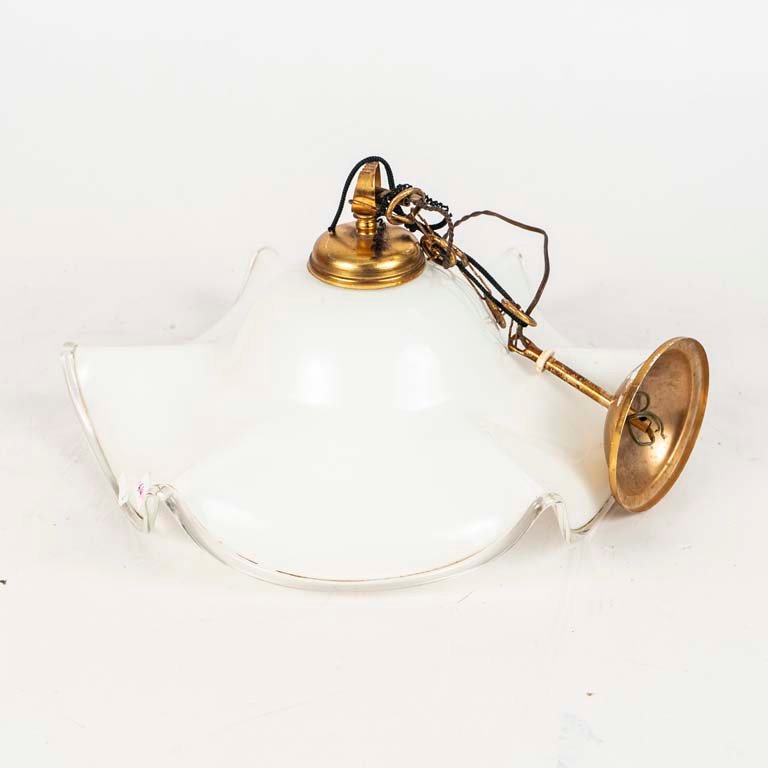 Lote siguiente: Colgante de vidrio con forma de capelina para decorar