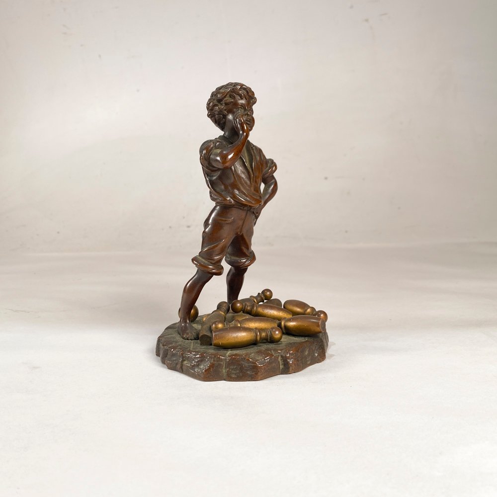 Escultura de Bronce "Niño con Bolos" - Altura 17 cm