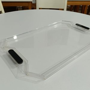 Bandeja Italiana Guzzini en Acrílico Transparente con Asas Negras - imagen 2