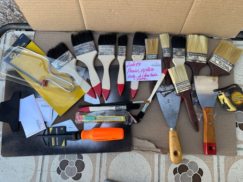 Lote siguiente: Lote de herramientas y pinturas de calidad