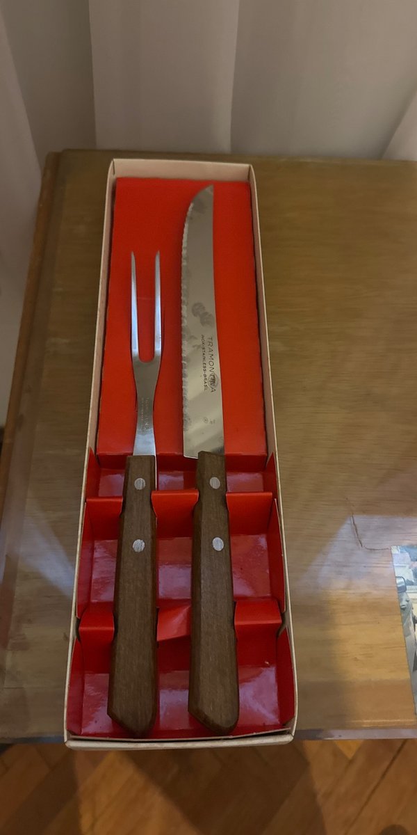 Set de Cuchillo y Trinche Tramontina con Mangos de Madera