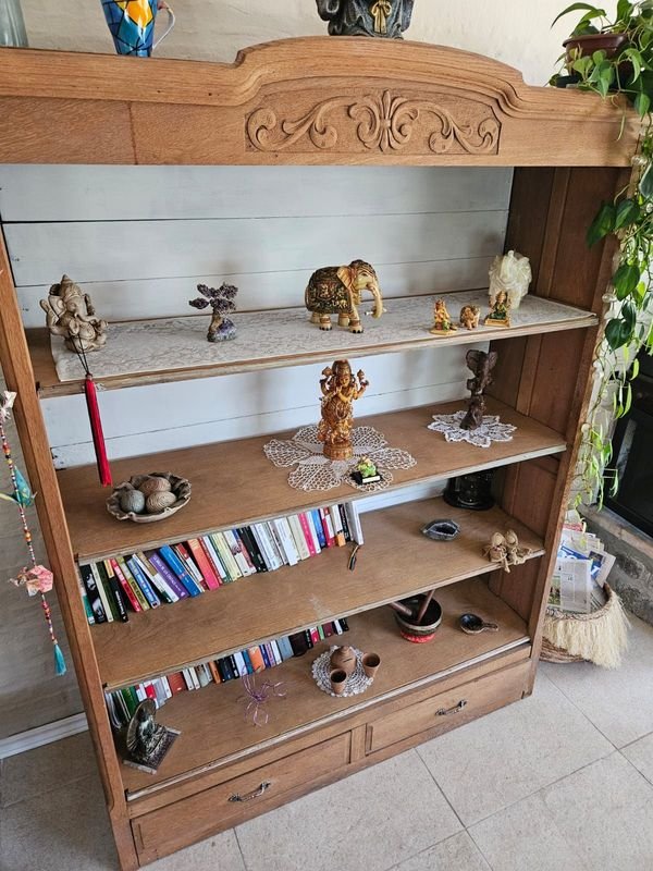Biblioteca de Madera: Un mueble antiguo y decorativo - imagen 3
