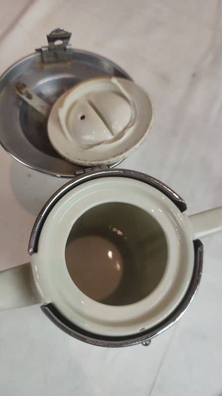 Azucarera y Tetera de Porcelana Alemana con Camisa en Metal para Picnic - imagen 7