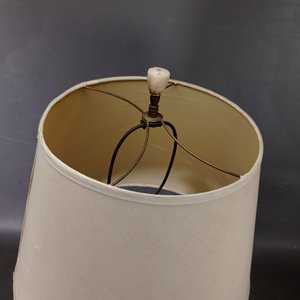 Lámpara de mesa antigua en marmolina con pantalla - imagen 6