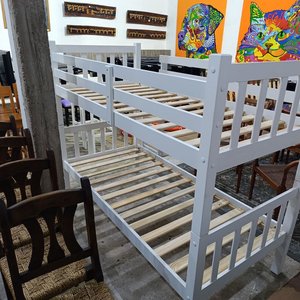 Cama Cucheta Blanca de Madera Maciza Laqueada con Escalera y Baranda - imagen 4