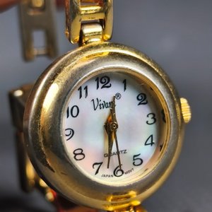 Lote de 3 Relojes de Dama: Vivani Nacarado, Casio Dorado y Casio Cuero - imagen 5