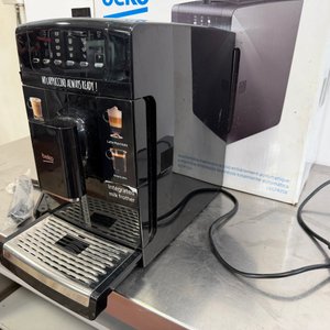 Cafetera Automática Beko CEG7425B con Molinillo Integrado - imagen 2