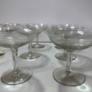 Juego de 13 Copas de Champagne Antiguas con Borde Dorado - imagen 4