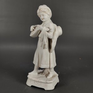 Figura de Porcelana Biscuit: Niña Tocando Instrumento Musical, Sellada - imagen 2