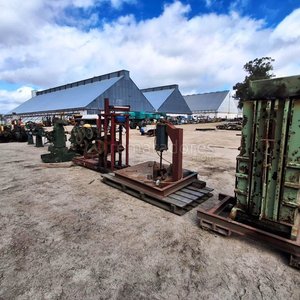 Lote siguiente: Máquina Industrial Antigua para Remate