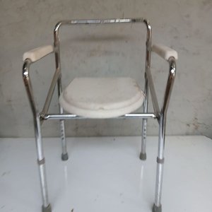 Lote siguiente: Asiento Plegable para Inodoro con Apoyabrazos
