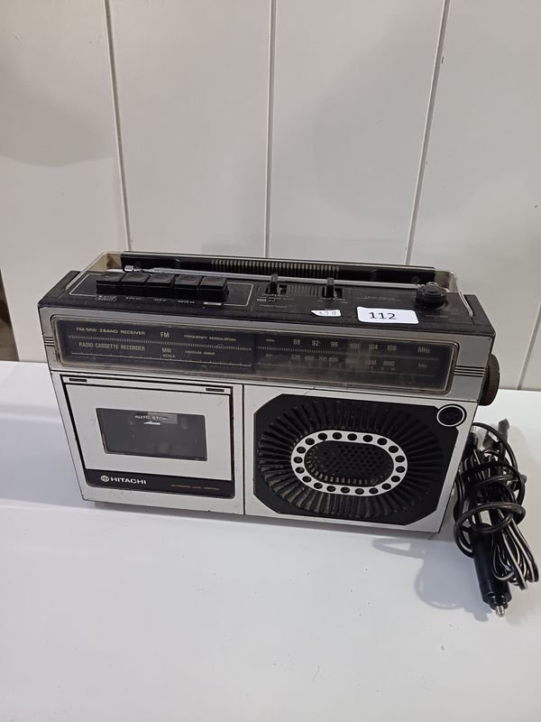 Radio Portátil Hitachi con Cassette