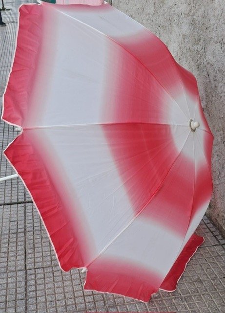 Sombrilla de Playa Rayada Roja y Blanca