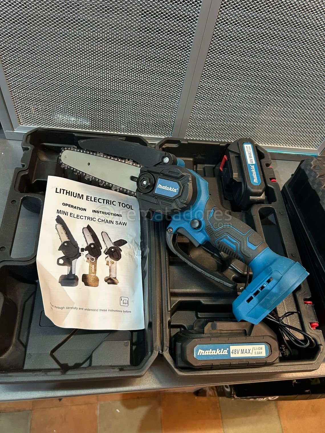 Mini Sierra Eléctrica Portátil Makita 48V
