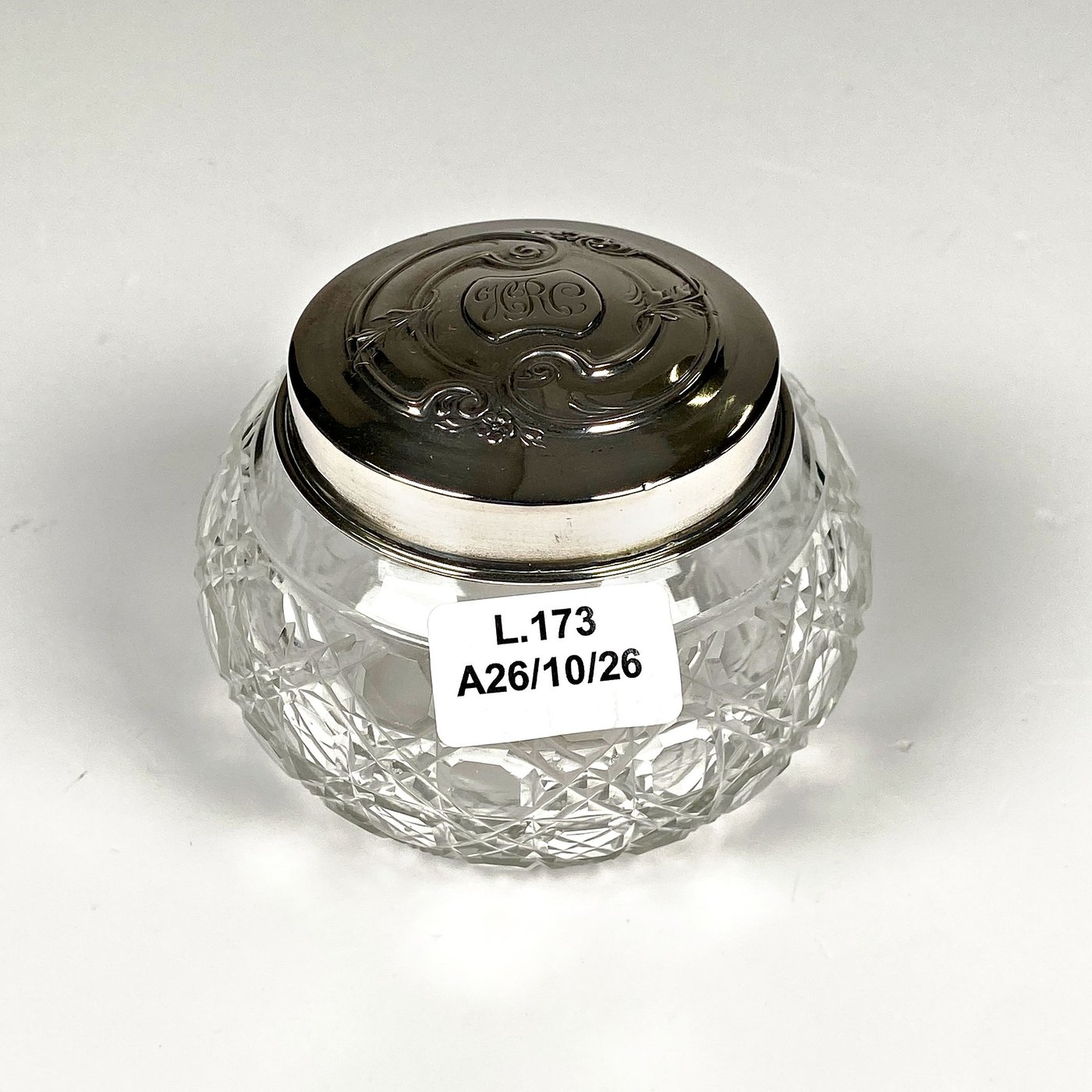 Caja de Cristal Tallado con Tapa de Plata Alemana Antigua