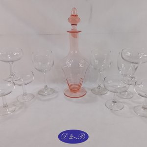 Lote anterior: Botellón de Vidrio Rosa con Copas Varias