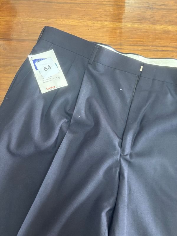 Pantalón de Vestir Azul Marino Talle 54 Marca Trevira