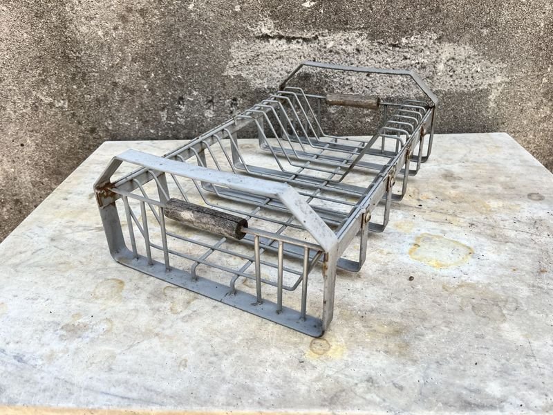Antiguo escurridor de platos de hierro remachado para venta - imagen 4