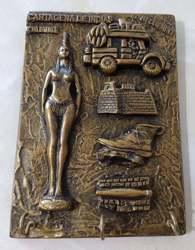 Colgante de metal bronceado para llaves con motivos de Cartagena de Indias - imagen 2