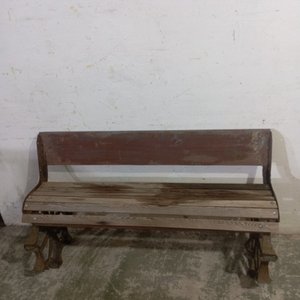 Banco Rústico de Hierro y Madera con Patas Decorativas - imagen 5