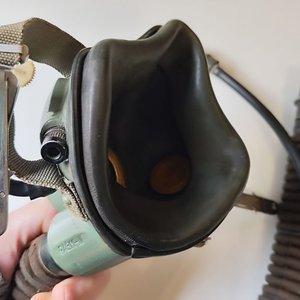 Mascarilla de Oxígeno Piloto Soviético KM34 Años 80s Usada Guerra Afganistán - imagen 3