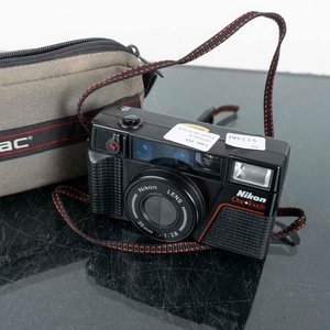 Cámara Analógica Nikon One Touch con Estuche Tamrac - imagen 2