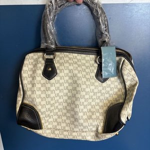 Lote de 4 Carteras de Mujer: Diseños Variados - imagen 2