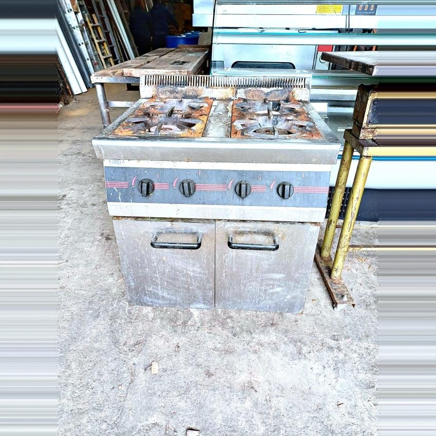 Cocina Industrial a Gas de 4 Fuegos con Gabinete