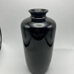 Lote anterior: Florero o jarrón de cerámica o porcelana negra