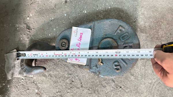 Gran Roldán de Hierro con Herramientas y Accesorios - imagen 5