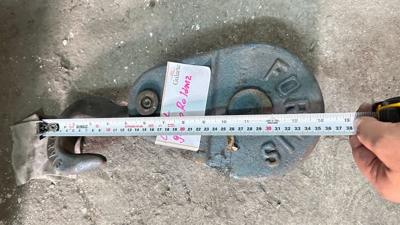 Gran Roldán de Hierro con Herramientas y Accesorios - imagen 5