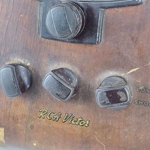 Radio Antigua RCA Victor de Madera Funcionando - imagen 4